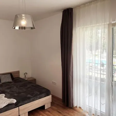 Rosie's Cozy Bright Summer Paradise *