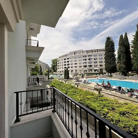 Apartamento Rosie's Cozy Bright Summer Paradise Saints Constantine and Helena