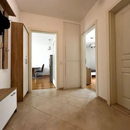 Rosie's Cozy Bright Summer Paradise *